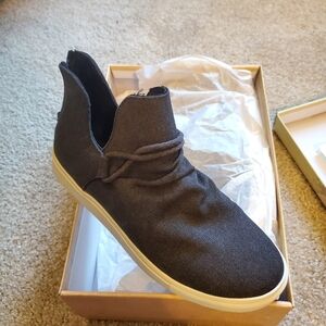 NIB Ankle Booties Very G Legacy Women's Black Size 7